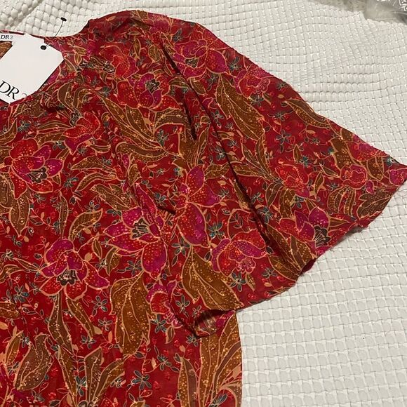 NWT- DR2 - M - Picture 4 of 9